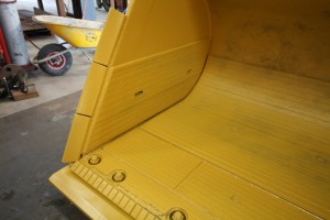 Komatsu WA500 Bucket Rebuild